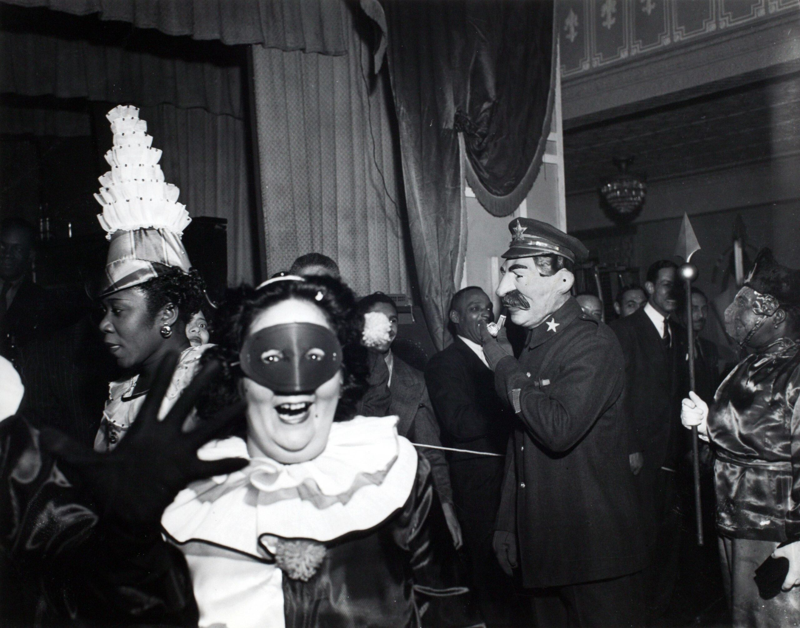 Holy Crap, There's A Weegee Print In The Magnum Square Print Sale! -  StreetShootr